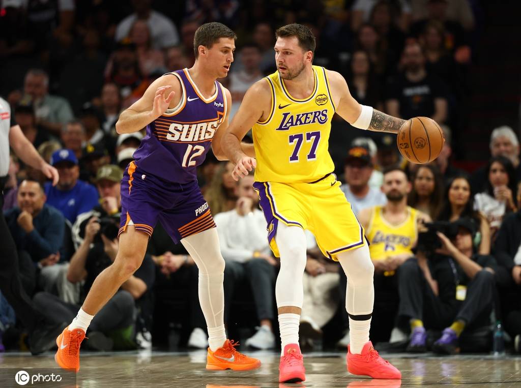 东契奇空砍41+8+8老詹15分 奥尼尔三分绝杀湖人不敌太阳